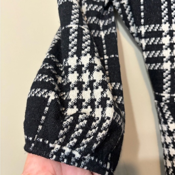 MONTEAU Knit Plaid Belted Dress - Picture 6 of 7